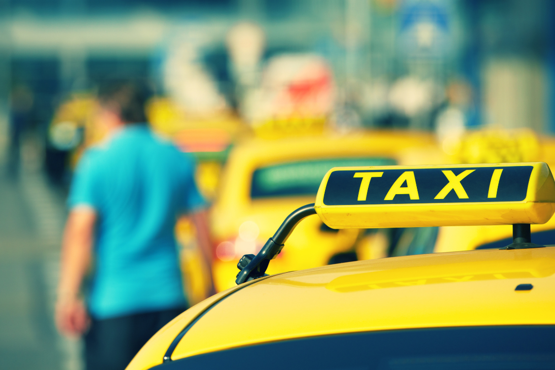 How Much Does a Taxi Service from Erskine to Perth Airport Cost?